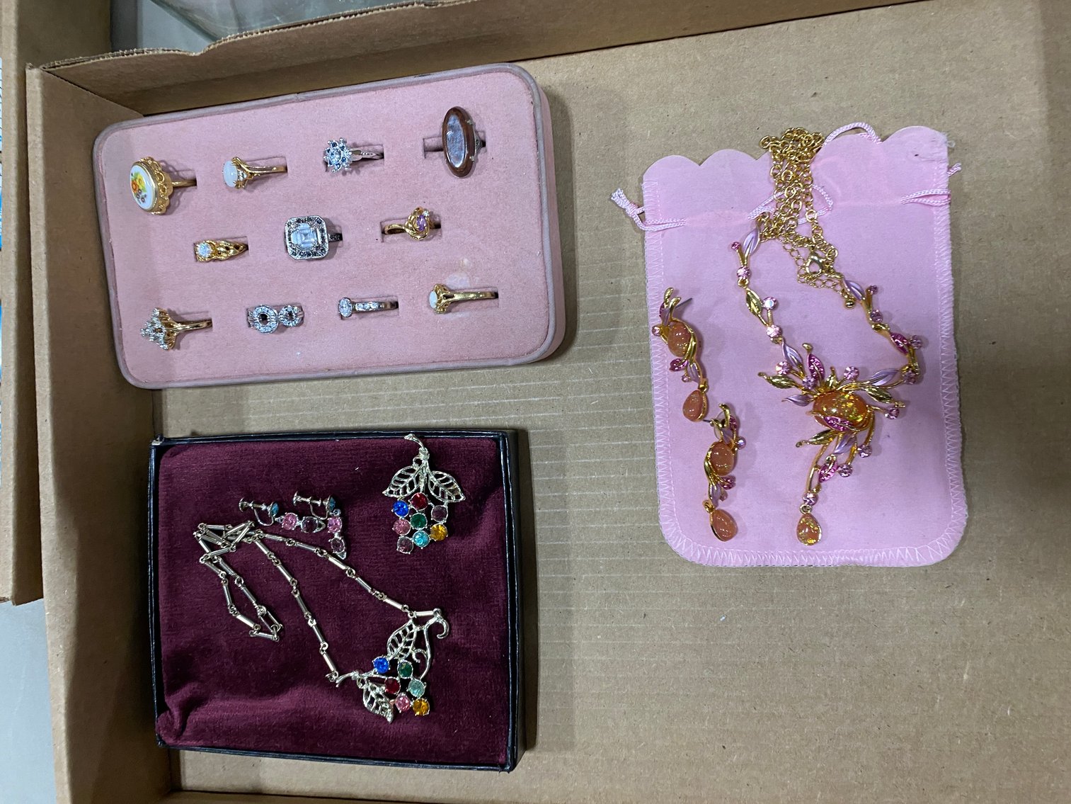 Image for Shinnston, WV – 92 H-D Sportster, Troy Bilt Super Bronco mower, Quilts, Glassware, Antiques, Collectibles, and More!