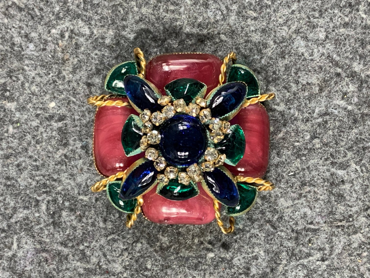 Image for Shinnston, WV – Guns, Gold and Platinum Coins, Silver Coins, Costume Jewelry, Silver Bars, Currency, Stamp Collections and More!