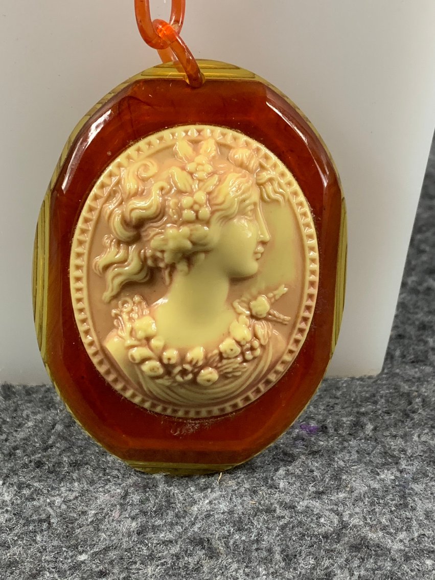 Image for Shinnston, WV – Guns, Gold and Platinum Coins, Silver Coins, Costume Jewelry, Silver Bars, Currency, Stamp Collections and More!