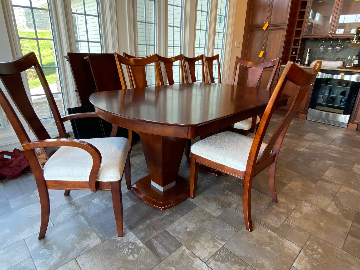 Image for Fairmont, WV – Quality & Modern Furniture, Household Goods, Electronics & Appliances, Exercise Equipment, Jewelry & Much More!