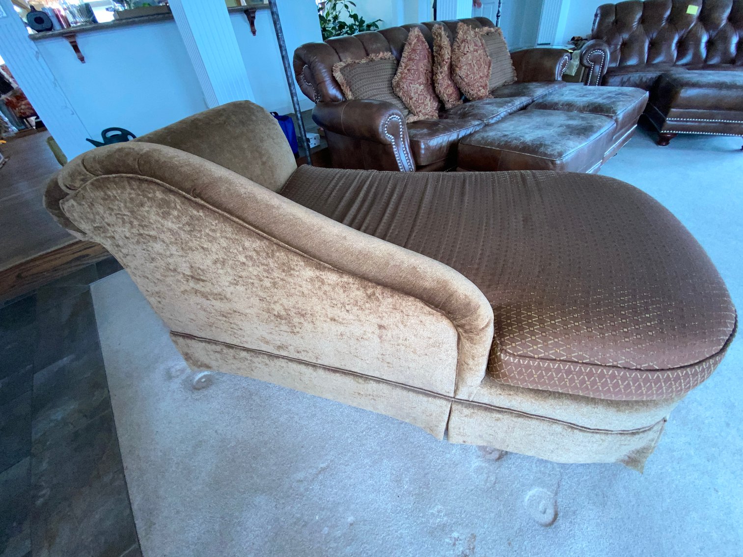 Image for Fairmont, WV – Quality & Modern Furniture, Household Goods, Electronics & Appliances, Exercise Equipment, Jewelry & Much More!