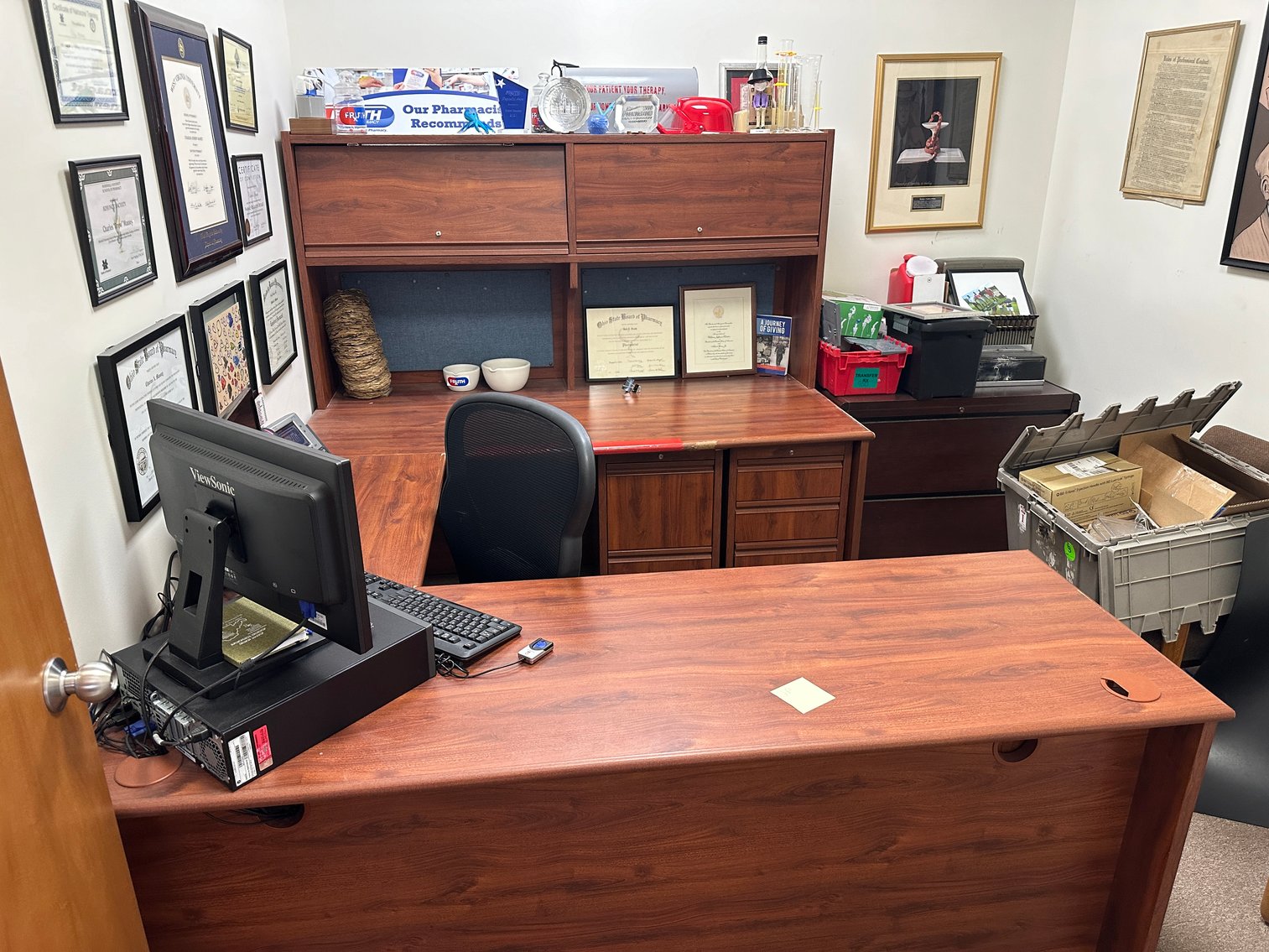 Image for Point Pleasant, WV – Clark Battery Powered Forklift, Warehouse Furniture, Office Furniture and Much More!