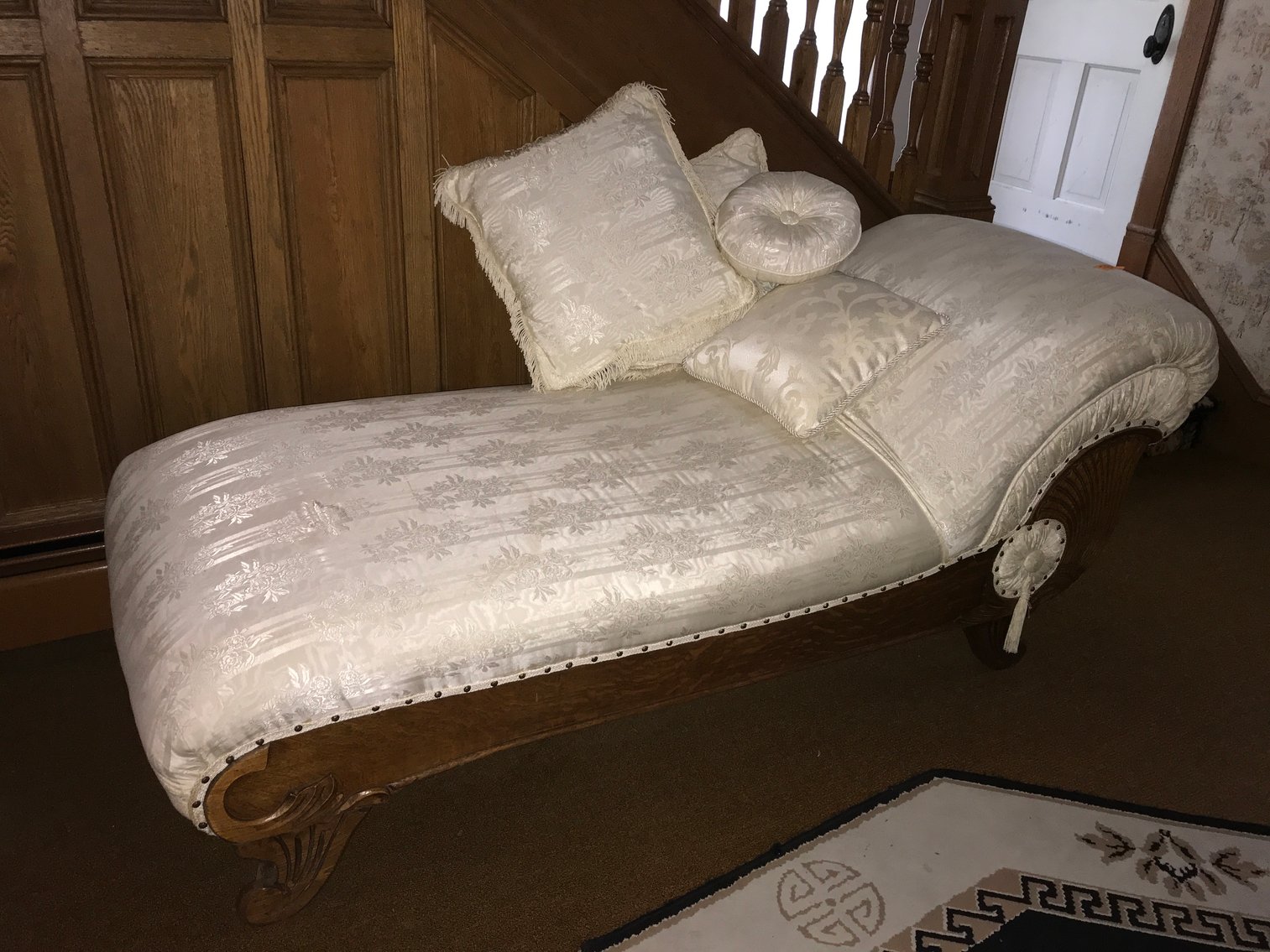 Image for Moorefield, WV – Online Estate Auction: High Quality Antique Furniture, Lamps, Glassware, Rugs, and Much More!