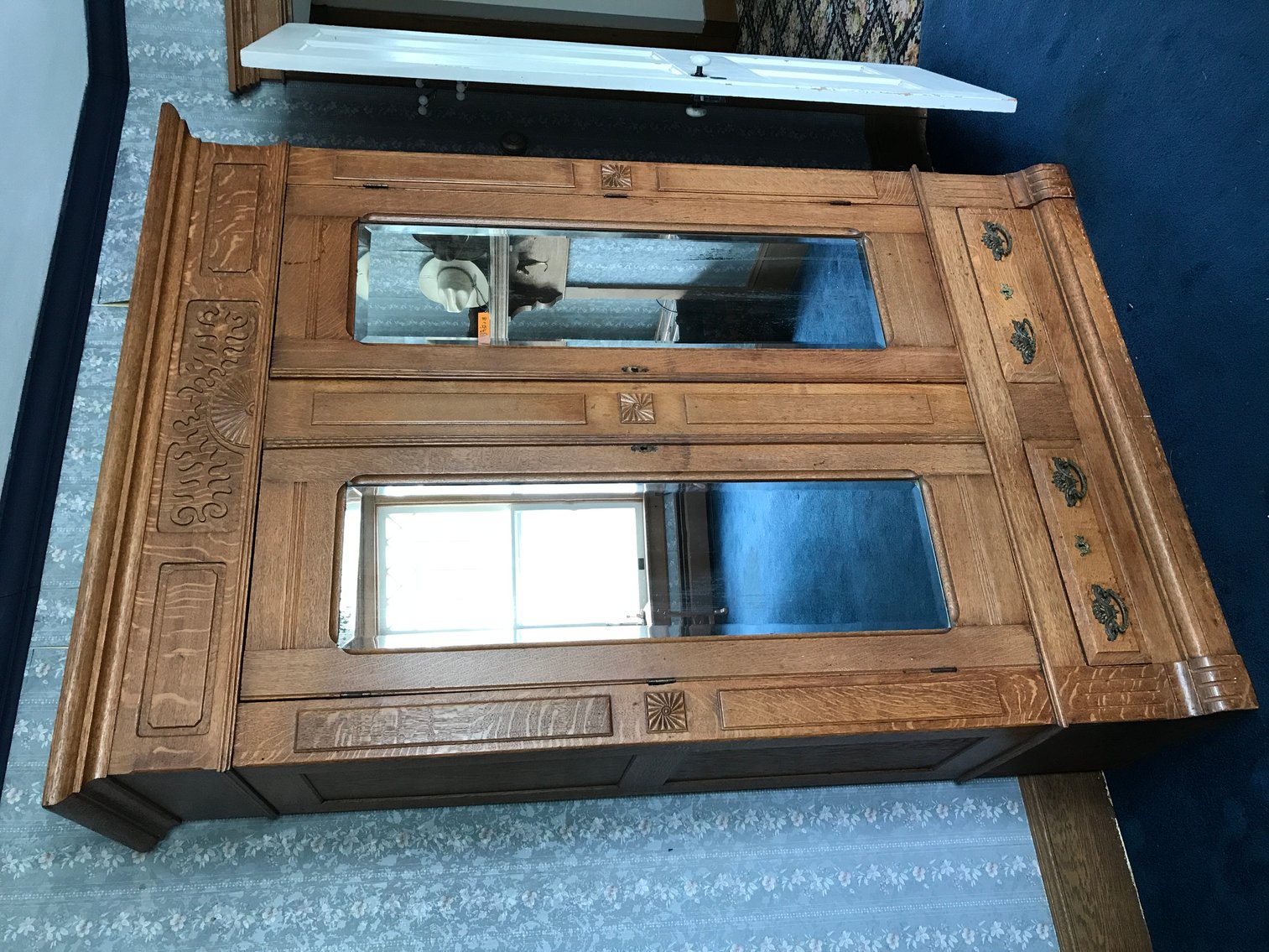 Image for Moorefield, WV – Online Estate Auction: High Quality Antique Furniture, Lamps, Glassware, Rugs, and Much More!