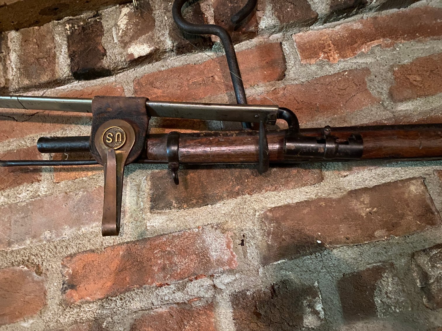 Image for Eighty-Four, PA – Estate of Samuel Miller: Antiques and Collectibles, Victorian Style Furniture, Glassware, Power Tools, Sports Memorabilia and More!