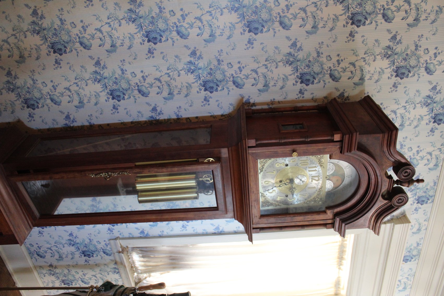 Image for Charleston, WV -- Fine Vintage Items from a High-End Collector, Furniture, Waterford Crystal, Bohemian Czech glassware, Coins, and Much More!