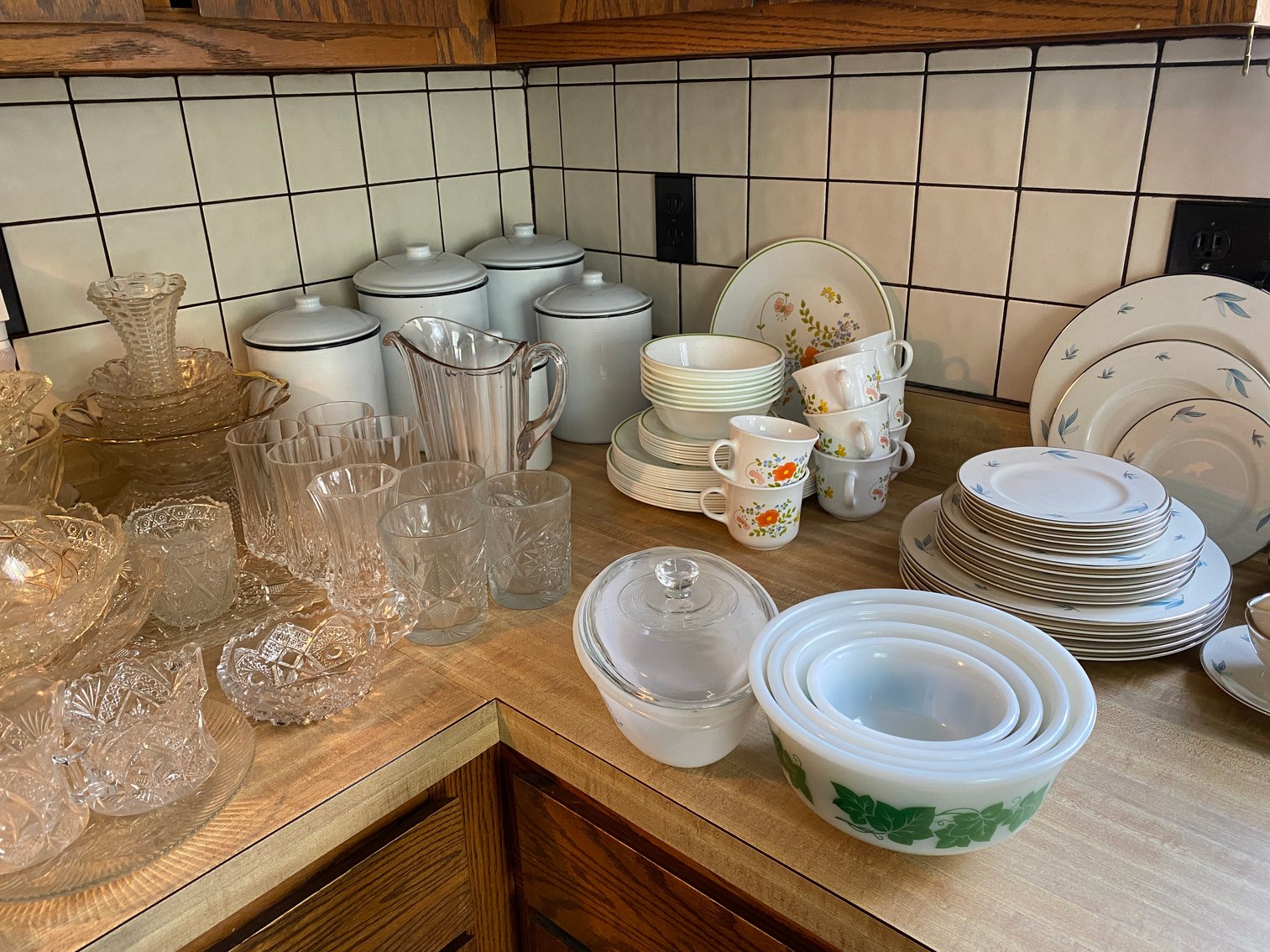 Image for Morgantown, WV – John Deere Lawn Tractor, Garden Items, Glassware, Longaberger Baskets, Furniture, Electronics, Tools and Much More!