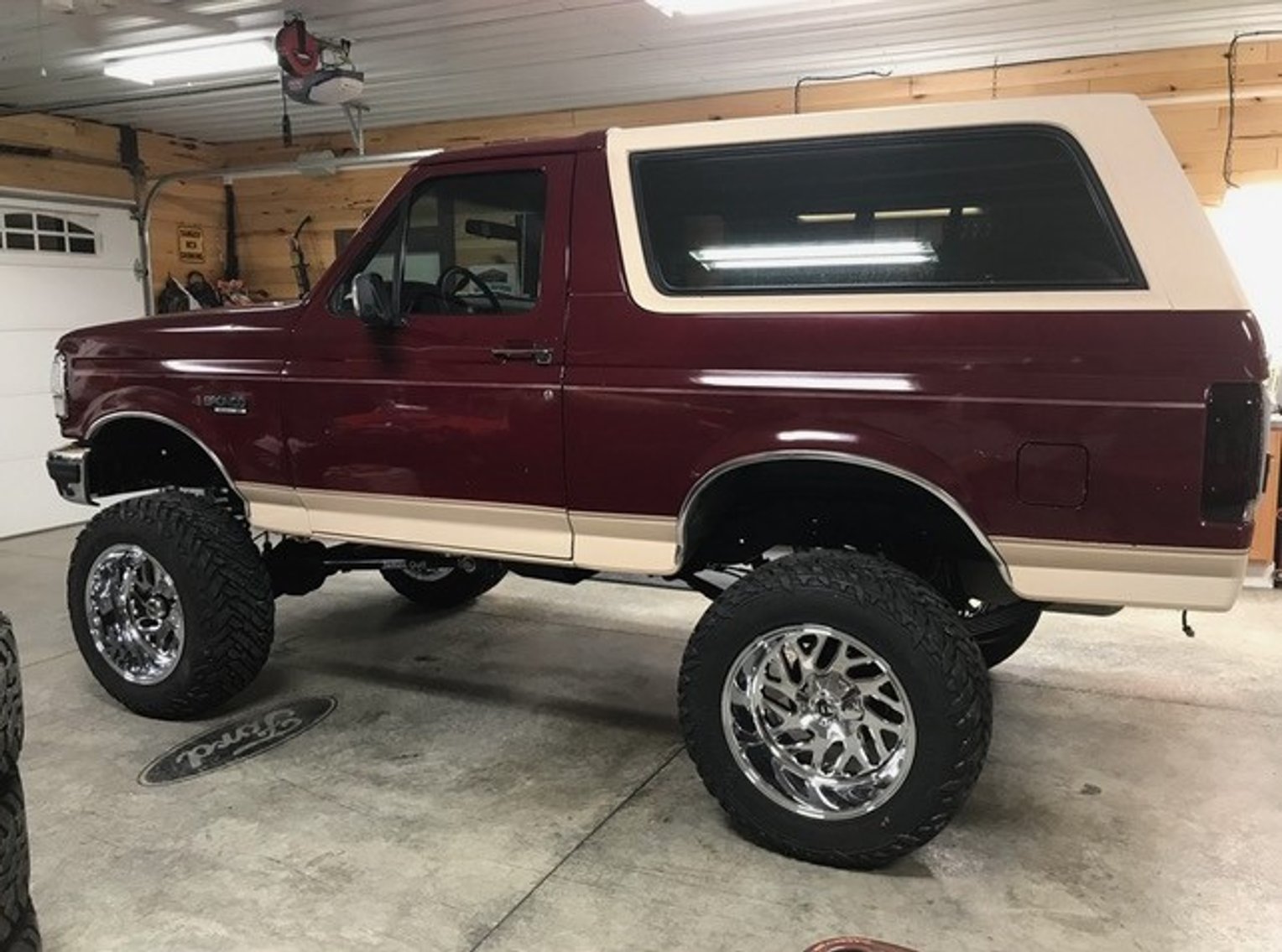 Image for Morgantown, WV – Moving Auction: 1992 Ford Bronco, John Deere X595, High Quality Tools and Much More!