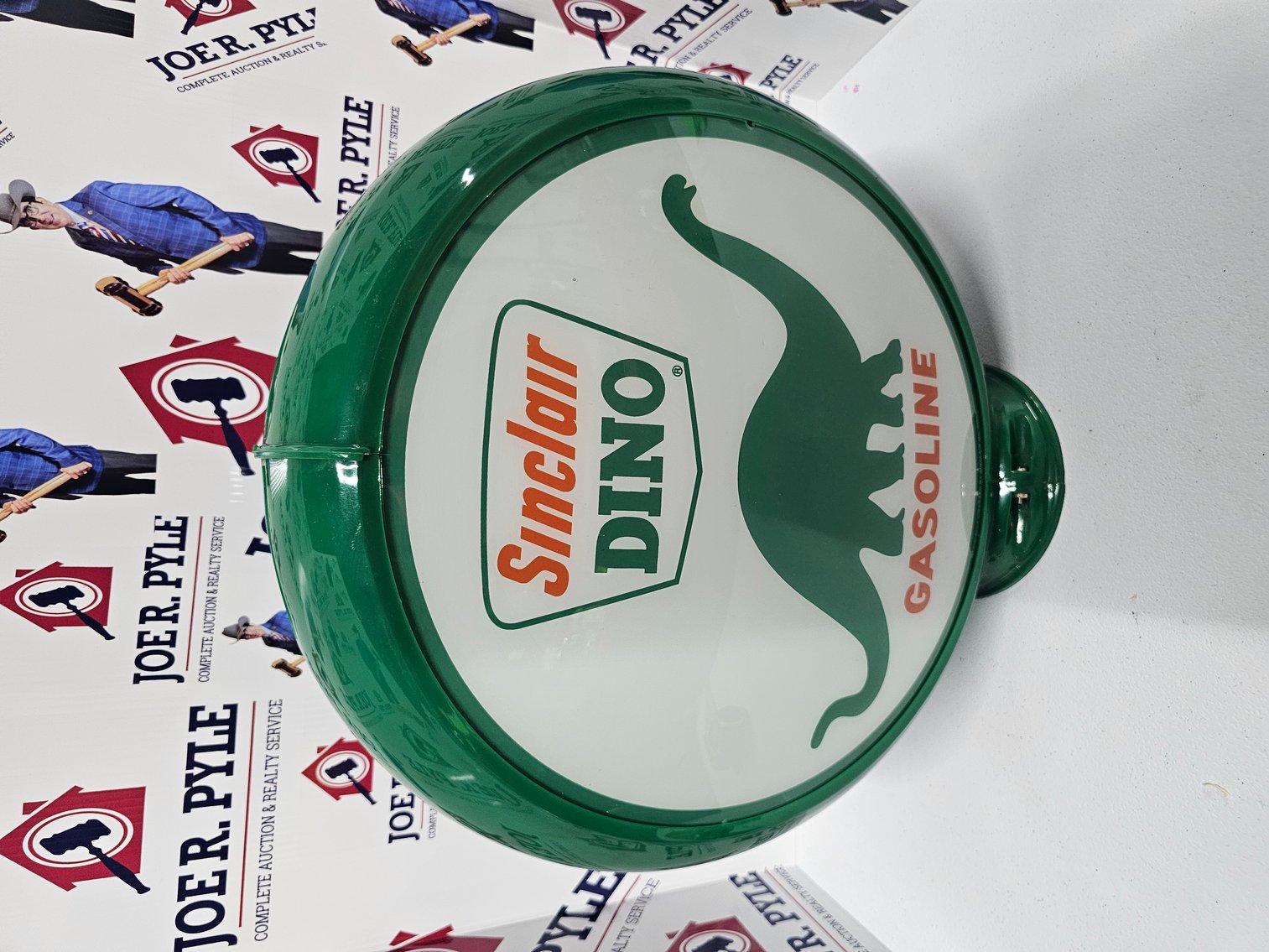 Image for Belpre, OH – Day 1 of 2: Retirement Auction! Antique and Classic Cars, Nostalgic Gas Pumps, Porcelain Signs, Pinball Machines, Jukeboxes, Pop Machines, Vintage Petroleum Collection and more!   