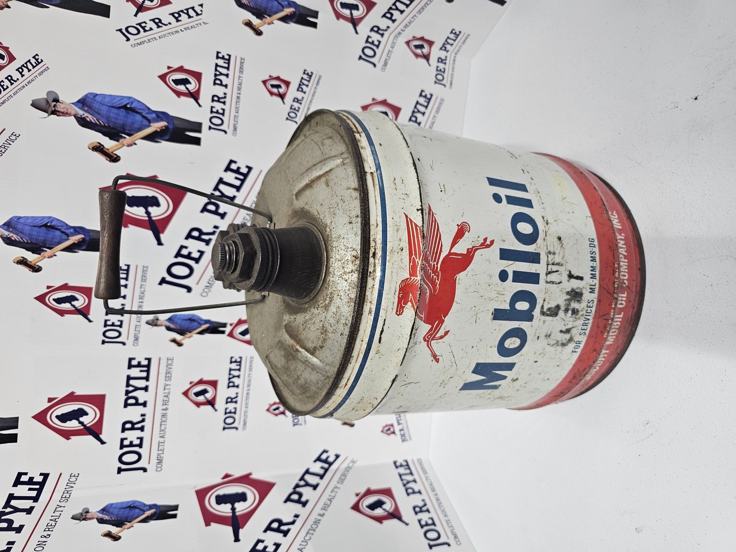 Image for Belpre, OH – Day 1 of 2: Retirement Auction! Antique and Classic Cars, Nostalgic Gas Pumps, Porcelain Signs, Pinball Machines, Jukeboxes, Pop Machines, Vintage Petroleum Collection and more!   