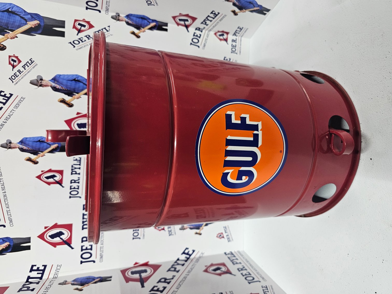 Image for Belpre, OH – Day 1 of 2: Retirement Auction! Antique and Classic Cars, Nostalgic Gas Pumps, Porcelain Signs, Pinball Machines, Jukeboxes, Pop Machines, Vintage Petroleum Collection and more!   