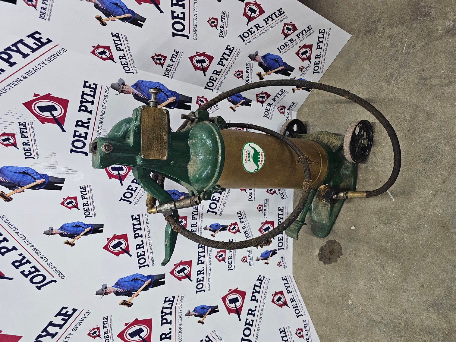 Image for Belpre, OH – Day 1 of 2: Retirement Auction! Antique and Classic Cars, Nostalgic Gas Pumps, Porcelain Signs, Pinball Machines, Jukeboxes, Pop Machines, Vintage Petroleum Collection and more!   