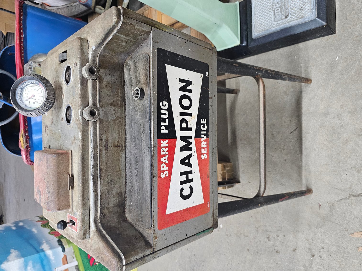 Image for Belpre, OH – Day 1 of 2: Retirement Auction! Antique and Classic Cars, Nostalgic Gas Pumps, Porcelain Signs, Pinball Machines, Jukeboxes, Pop Machines, Vintage Petroleum Collection and more!   