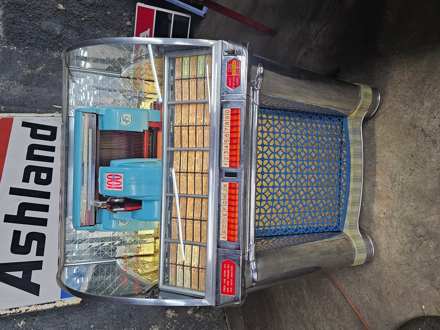 Image for Belpre, OH – Day 1 of 2: Retirement Auction! Antique and Classic Cars, Nostalgic Gas Pumps, Porcelain Signs, Pinball Machines, Jukeboxes, Pop Machines, Vintage Petroleum Collection and more!   