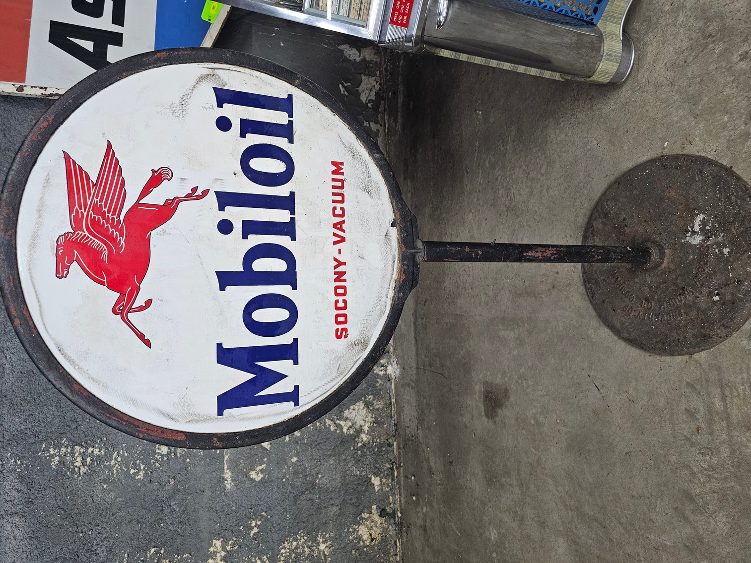 Image for Belpre, OH – Day 1 of 2: Retirement Auction! Antique and Classic Cars, Nostalgic Gas Pumps, Porcelain Signs, Pinball Machines, Jukeboxes, Pop Machines, Vintage Petroleum Collection and more!   