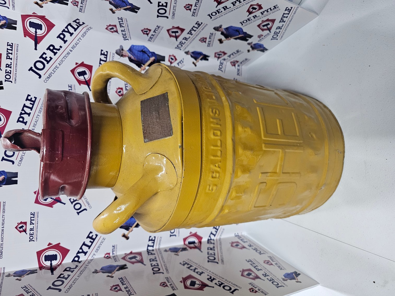 Image for Belpre, OH – Day 1 of 2: Retirement Auction! Antique and Classic Cars, Nostalgic Gas Pumps, Porcelain Signs, Pinball Machines, Jukeboxes, Pop Machines, Vintage Petroleum Collection and more!   