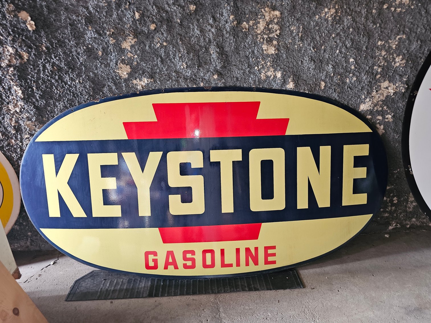 Image for Belpre, OH – Day 1 of 2: Retirement Auction! Antique and Classic Cars, Nostalgic Gas Pumps, Porcelain Signs, Pinball Machines, Jukeboxes, Pop Machines, Vintage Petroleum Collection and more!   