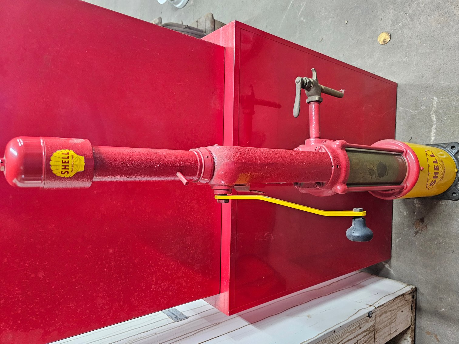 Image for Belpre, OH – Day 1 of 2: Retirement Auction! Antique and Classic Cars, Nostalgic Gas Pumps, Porcelain Signs, Pinball Machines, Jukeboxes, Pop Machines, Vintage Petroleum Collection and more!   