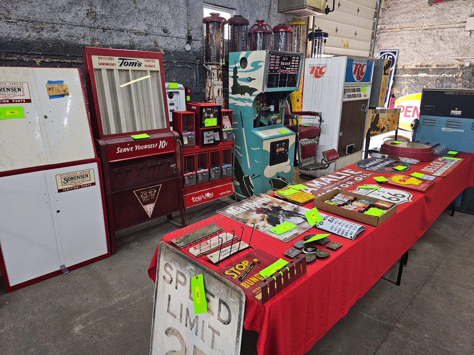 Image for Belpre, OH – Day 1 of 2: Retirement Auction! Antique and Classic Cars, Nostalgic Gas Pumps, Porcelain Signs, Pinball Machines, Jukeboxes, Pop Machines, Vintage Petroleum Collection and more!   