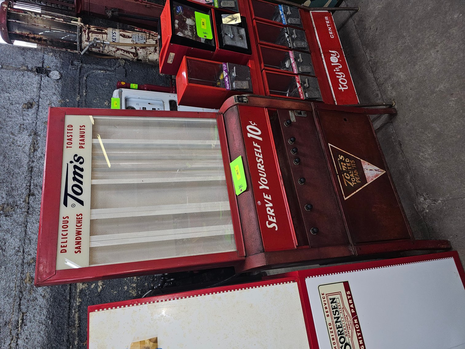 Image for Belpre, OH – Day 1 of 2: Retirement Auction! Antique and Classic Cars, Nostalgic Gas Pumps, Porcelain Signs, Pinball Machines, Jukeboxes, Pop Machines, Vintage Petroleum Collection and more!   