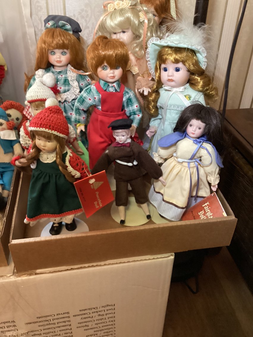 Image for Houston, PA – Massive Doll Collection, Boyds Bears, Antique Furniture, Stoneware, Christmas Décor and Much More!