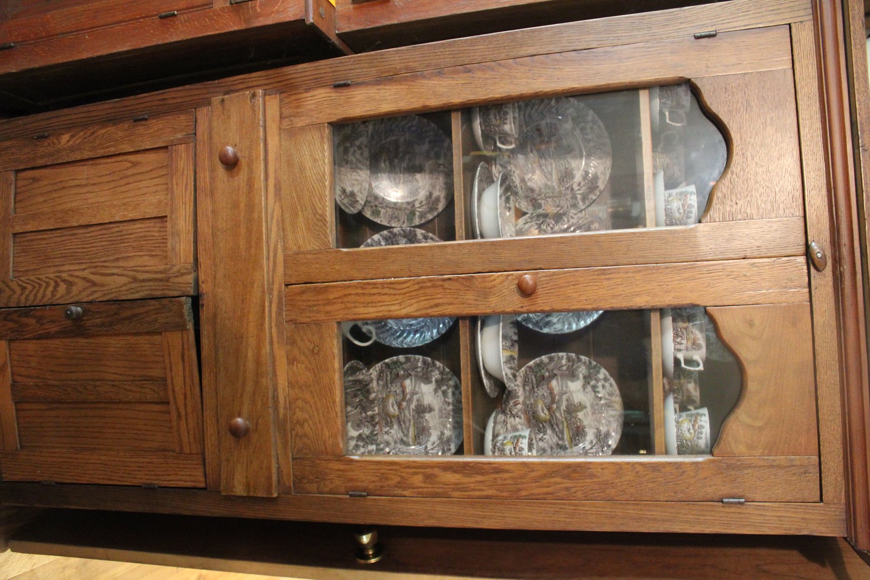 Image for Wayne, WV – Vehicles, McCoy Pottery, Cast Iron Pans, Furniture, Tools and Much More!