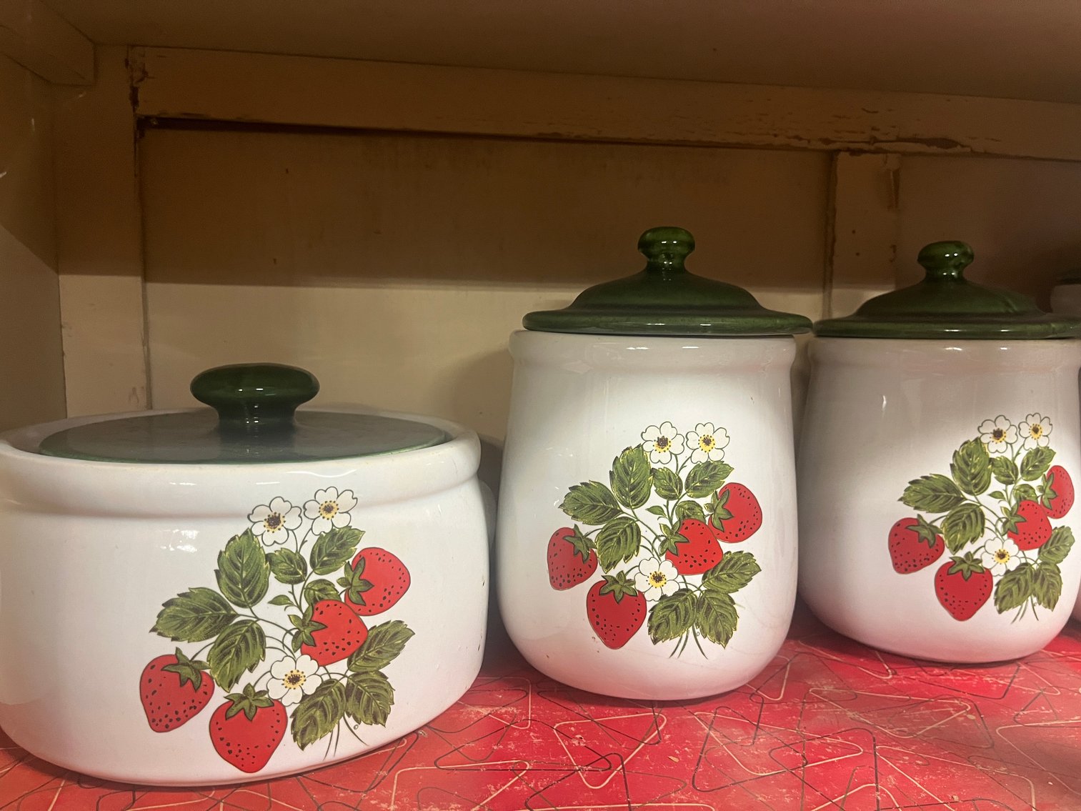 Image for Wayne, WV – Vehicles, McCoy Pottery, Cast Iron Pans, Furniture, Tools and Much More!