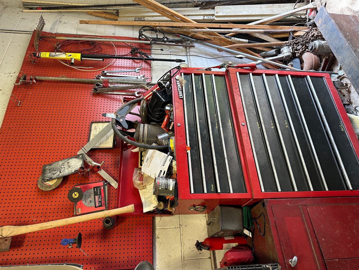 Image for Wayne, WV – Vehicles, McCoy Pottery, Cast Iron Pans, Furniture, Tools and Much More!