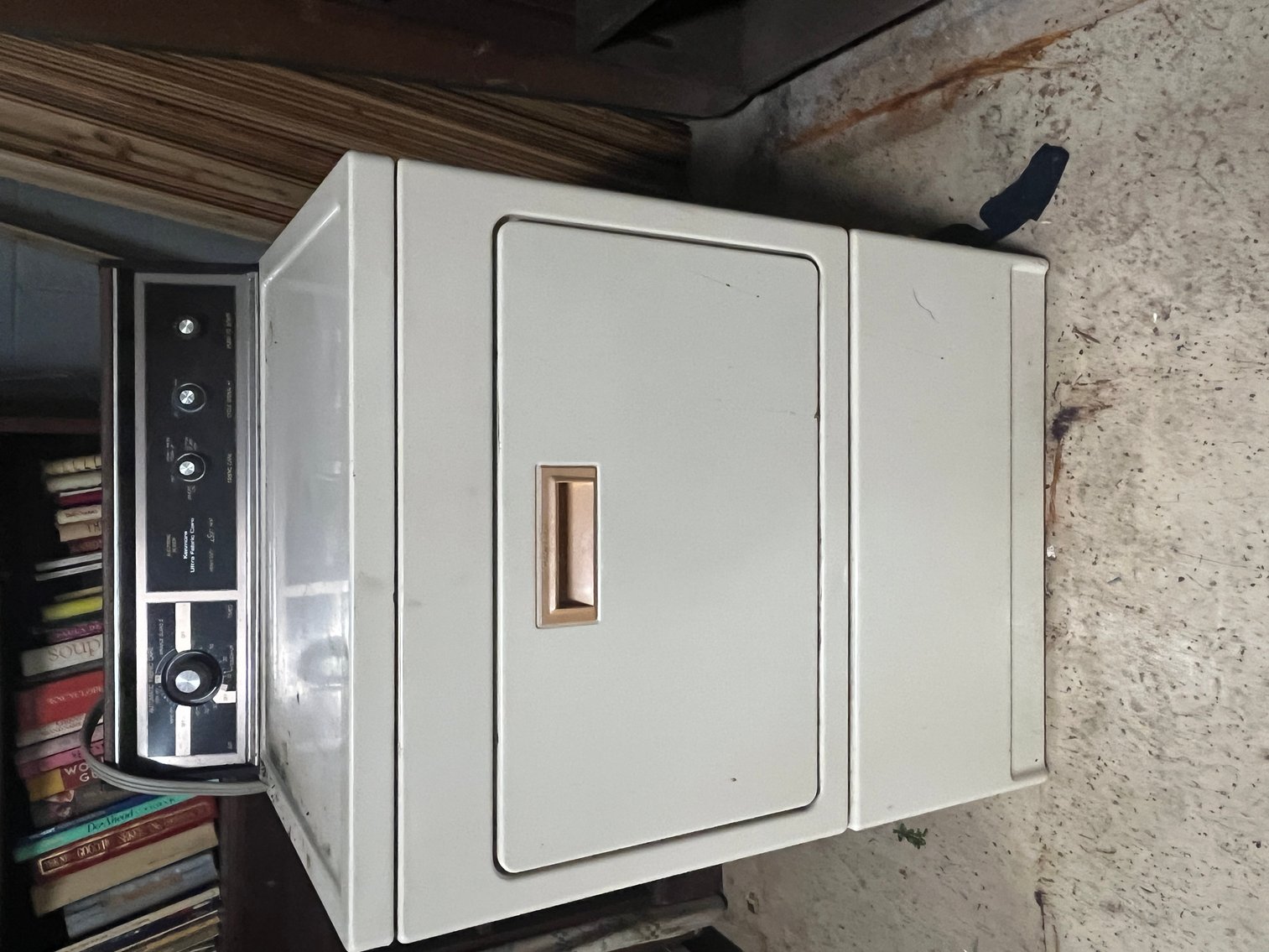 Image for Wayne, WV – Vehicles, McCoy Pottery, Cast Iron Pans, Furniture, Tools and Much More!