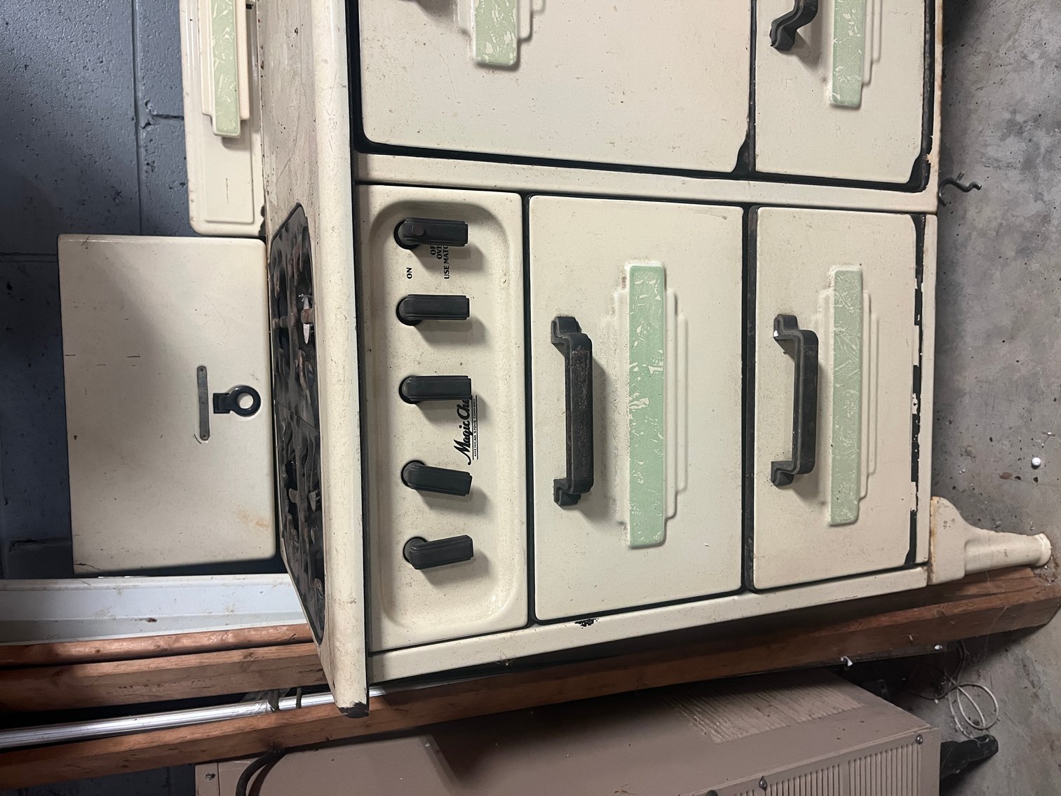 Image for Wayne, WV – Vehicles, McCoy Pottery, Cast Iron Pans, Furniture, Tools and Much More!