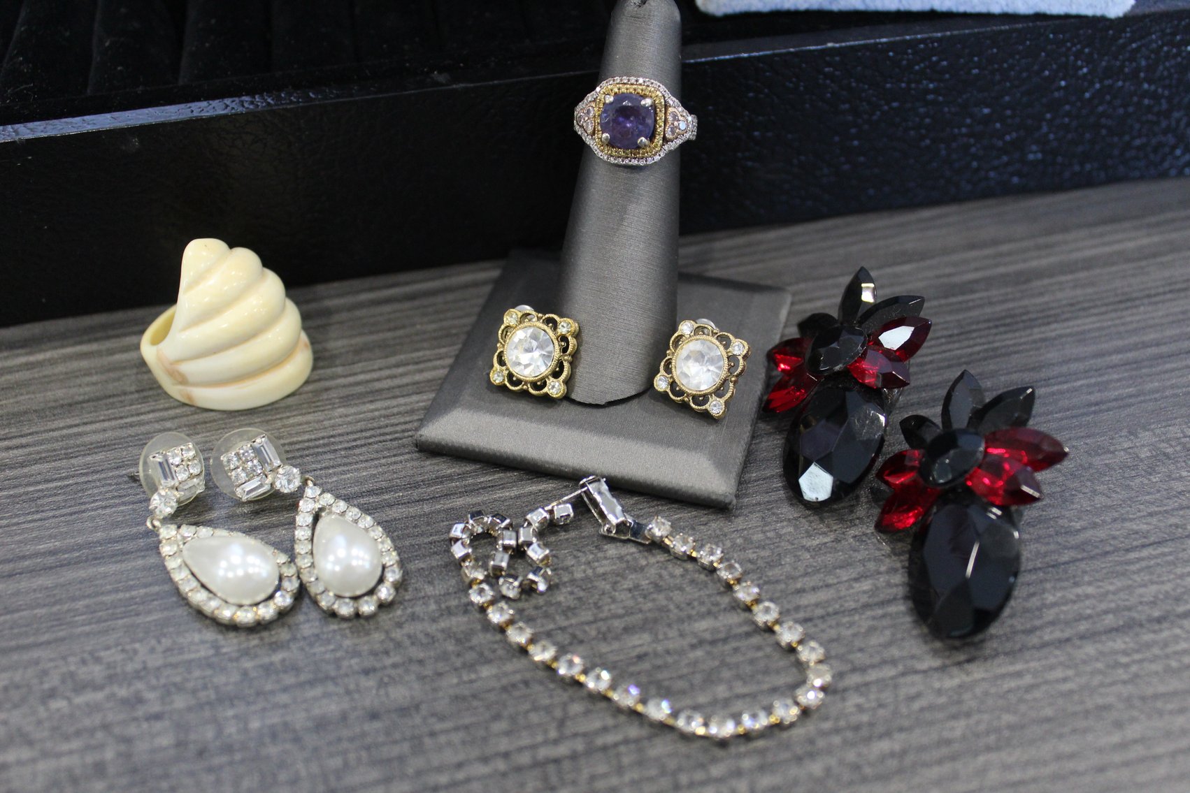 Image for Scott Depot, WV – Subaru Outback, Ford F250, Furniture, Craftsman Tools, Coins, Jewelry and Much More!