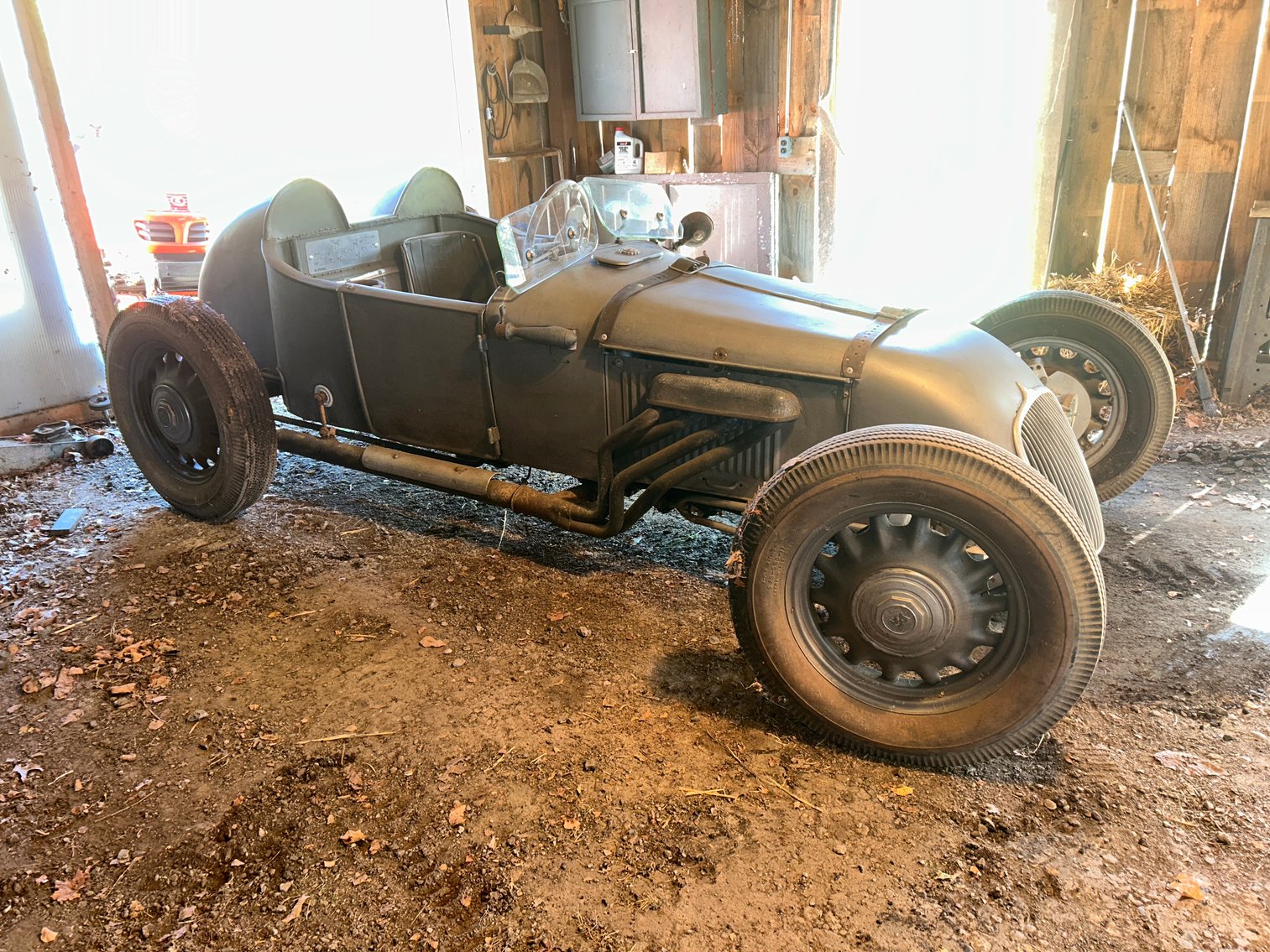 Image for Washington, PA - Vintage Automotive, Hot Rods, Tools, Collectibles Auction Featuring Rare Parts, Shop Equipment, & Classic Memorabilia