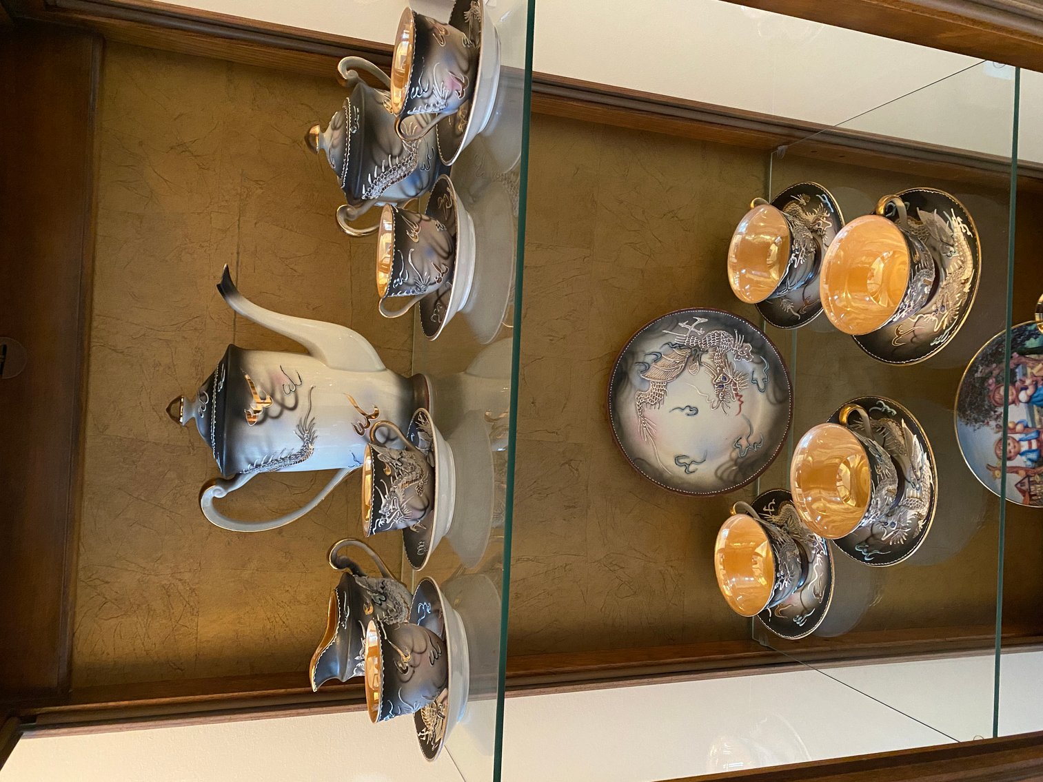 Image for Uniontown, PA -- Oriental style Furniture, Quality Bedroom suites, Curio cabinets, Sofas, Chairs, Dining Room suite, Tables, Lamps, Patio Furniture. Framed Artwork, Lladro, Household items