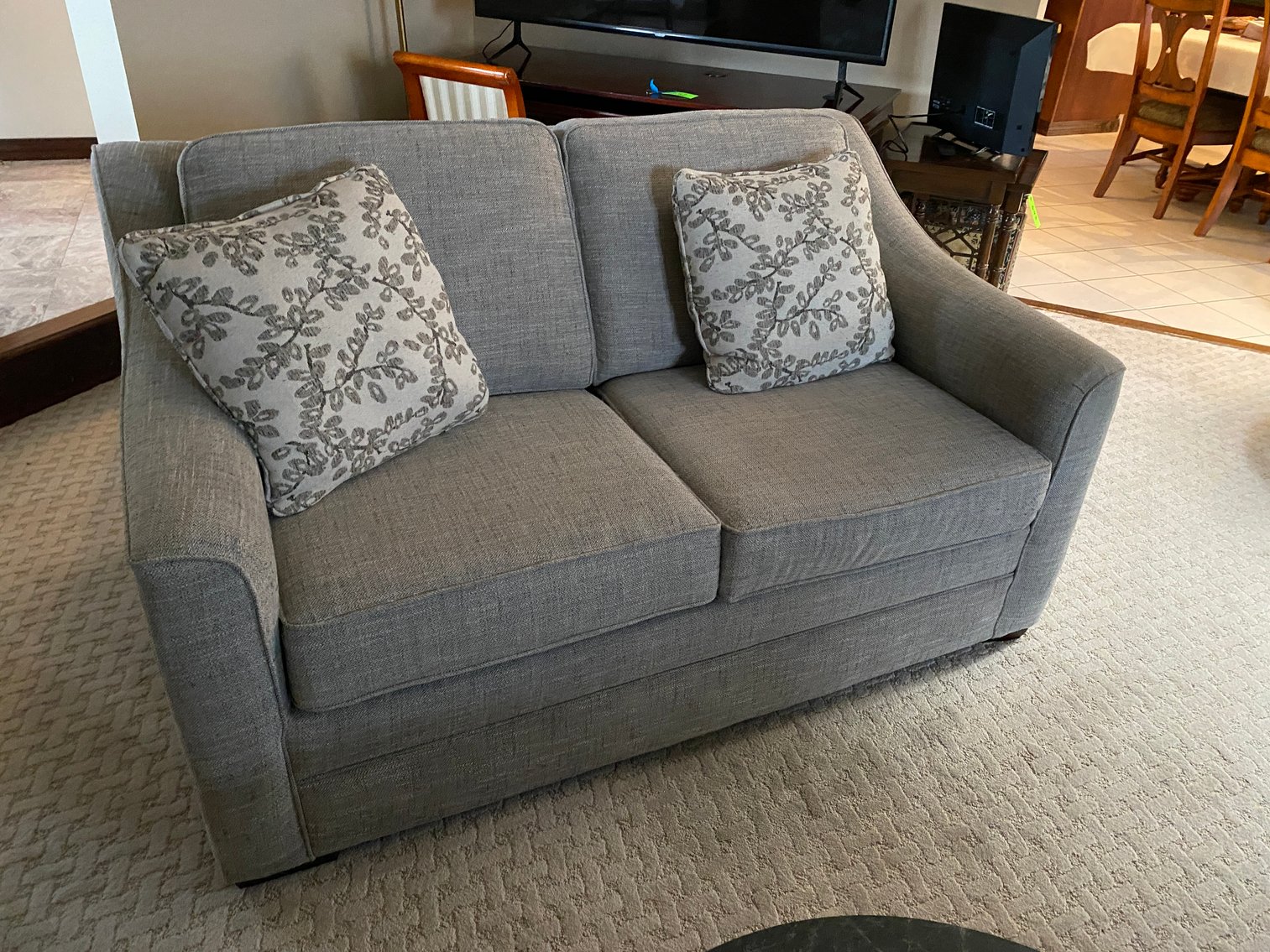 Image for Uniontown, PA -- Oriental style Furniture, Quality Bedroom suites, Curio cabinets, Sofas, Chairs, Dining Room suite, Tables, Lamps, Patio Furniture. Framed Artwork, Lladro, Household items