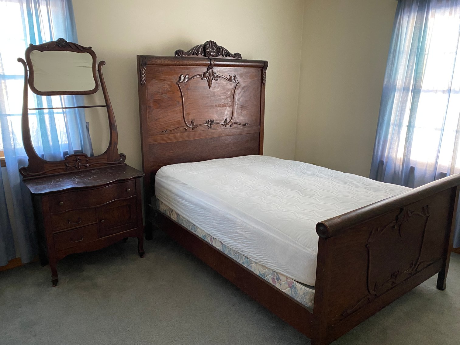 Image for Horner, WV -- 400 Lot online Only Auction: Complete Household, Guns, Antiques, Fine Furniture, Glassware, Household