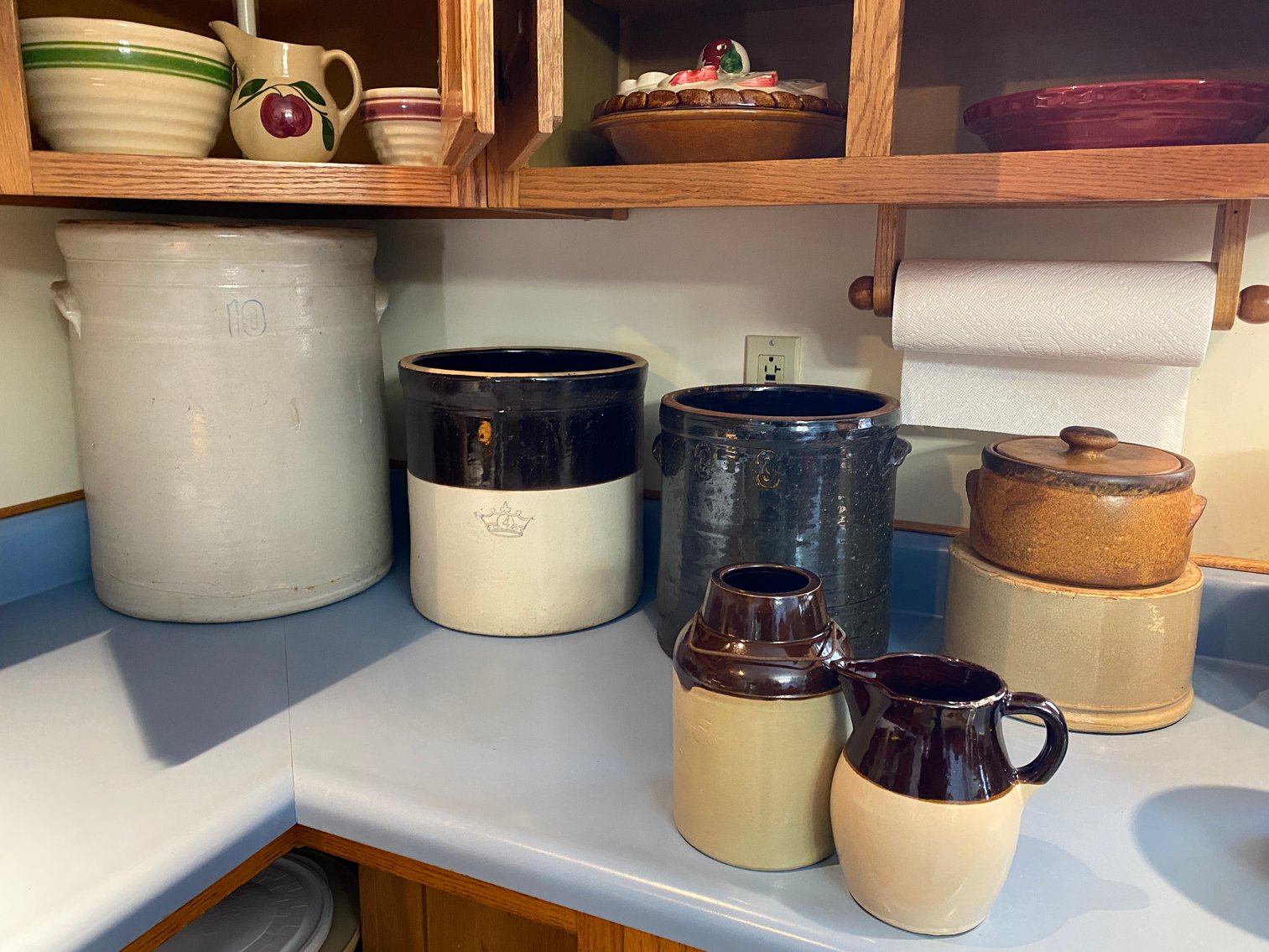 Image for Horner, WV -- 400 Lot online Only Auction: Complete Household, Guns, Antiques, Fine Furniture, Glassware, Household