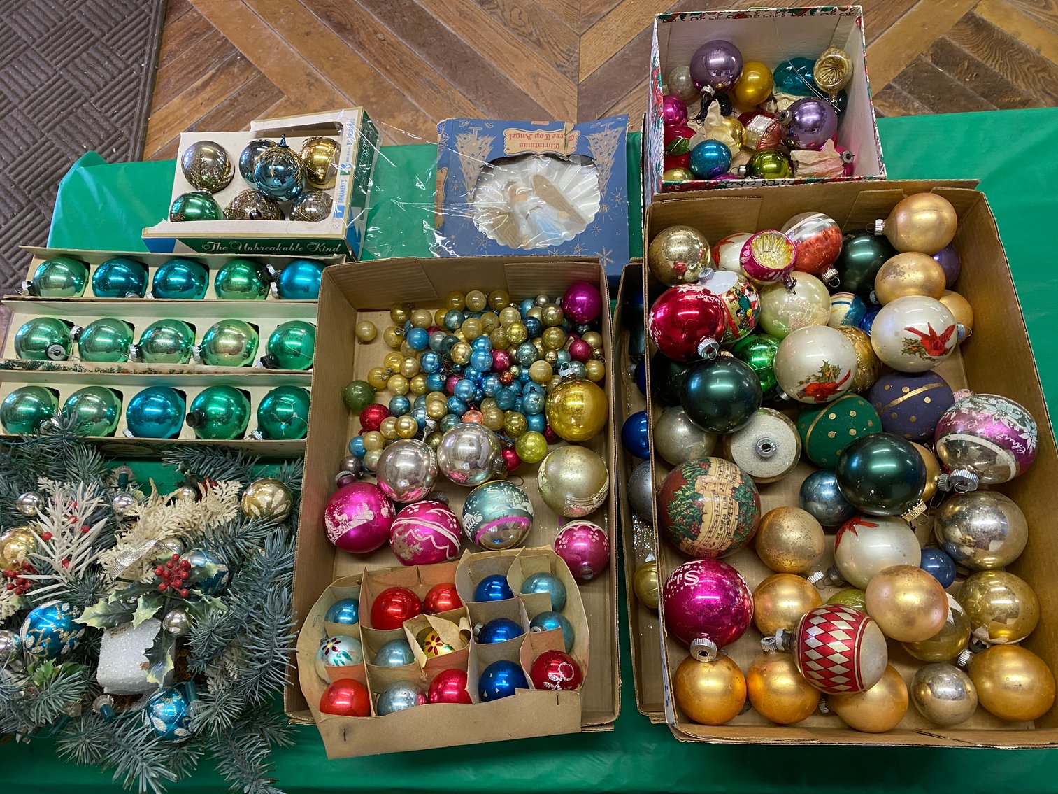 Image for Jane Lew, WV – Online Only Loads of Glassware, Antiques, Household, Seasonal Decorations