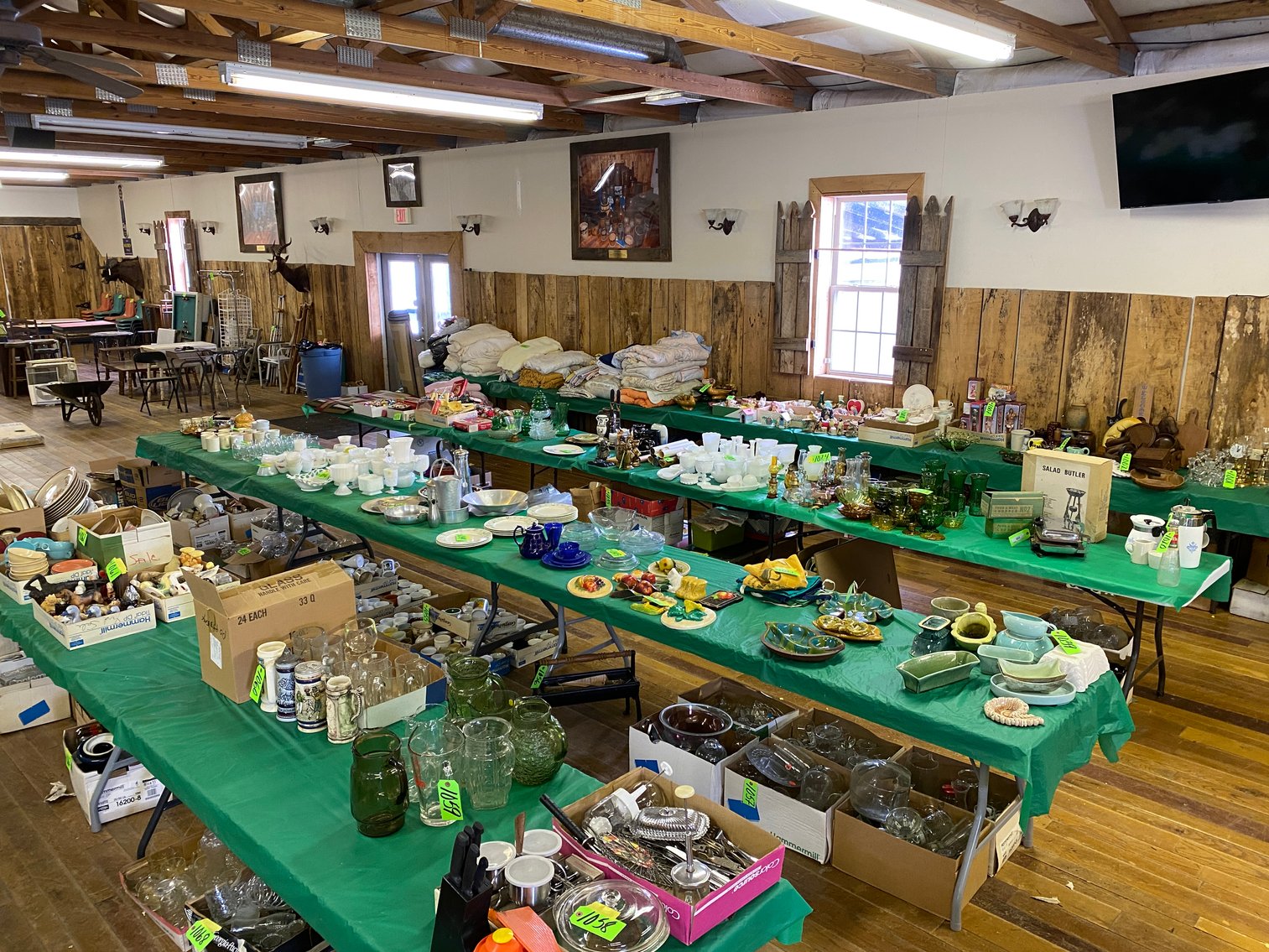 Image for Jane Lew, WV – Online Only Loads of Glassware, Antiques, Household, Seasonal Decorations