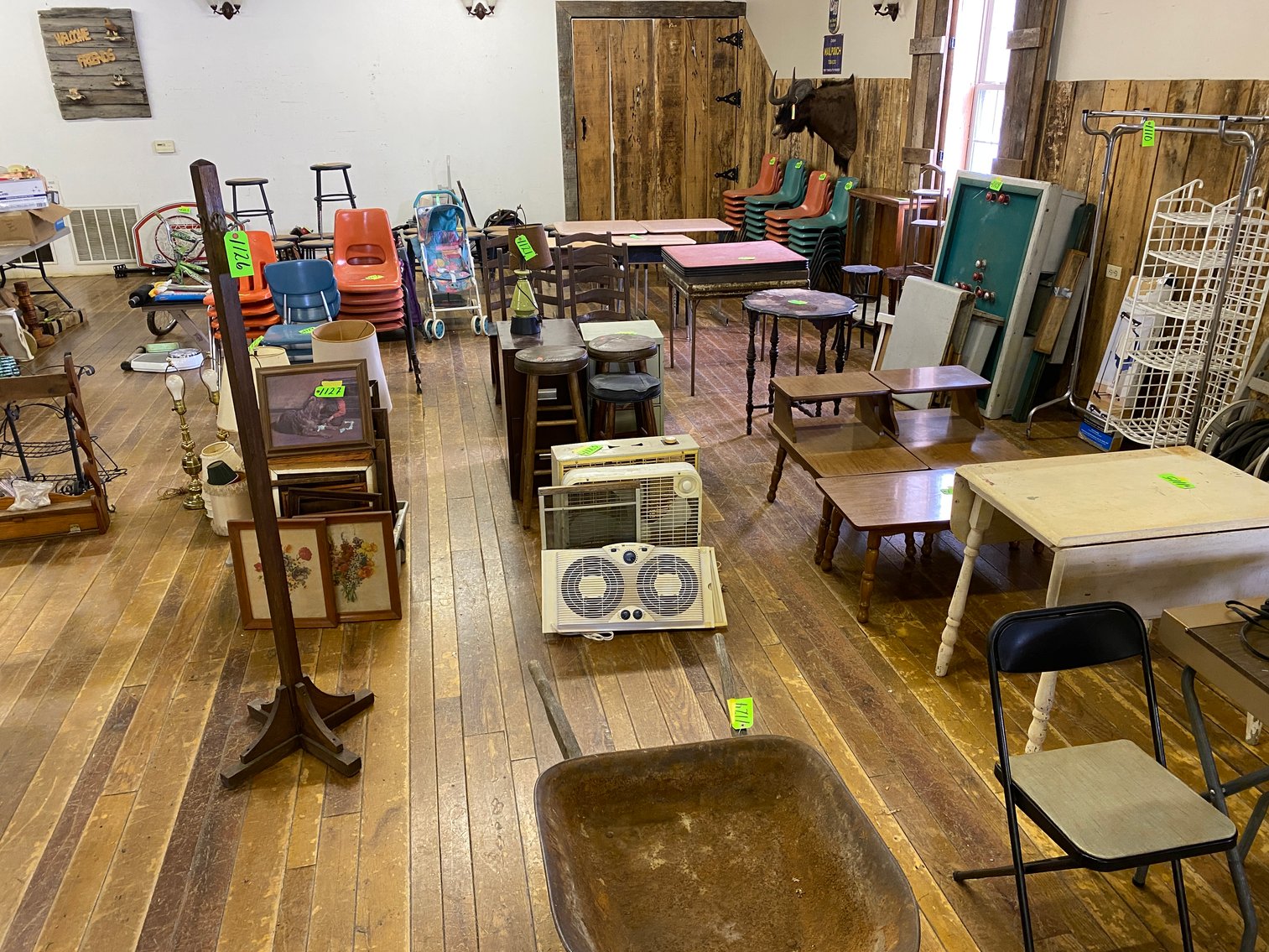 Image for Jane Lew, WV – Online Only Loads of Glassware, Antiques, Household, Seasonal Decorations