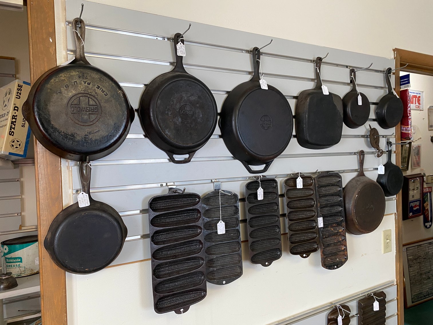 Image for Morgantown, WV -- Huge Antique Auction #1 of 3 for Sanders Antiques of Morgantown, WV 500 Lots!