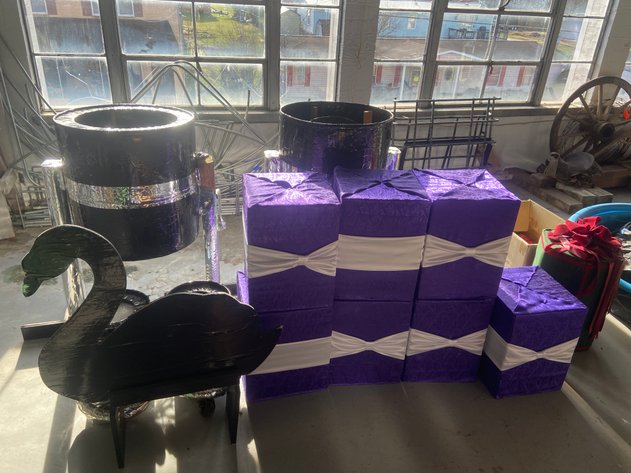 Image for Ansted, WV – Flower Shop Materials and Decorations, Coolers, Christmas Wreaths, Candle Holders, Retail Store Racks and More!