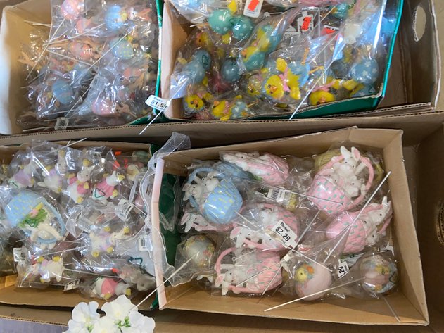 Image for Ansted, WV – Flower Shop Materials and Decorations, Coolers, Christmas Wreaths, Candle Holders, Retail Store Racks and More!