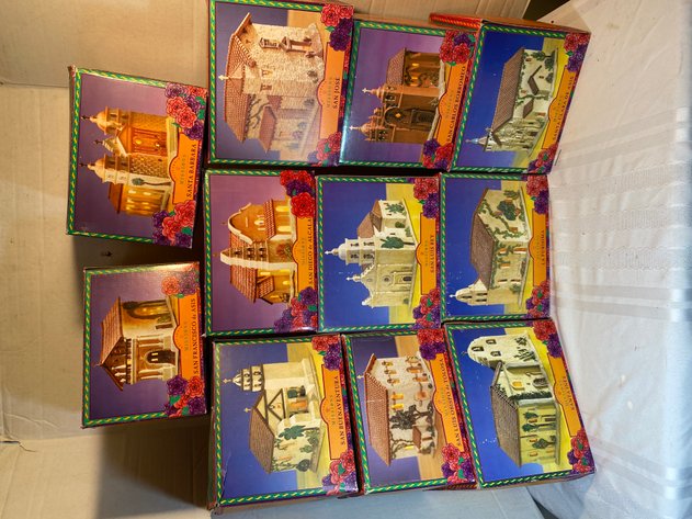 Image for Uniontown, PA – 2015 Hyundai Elantra, Clocks Collection, Paper Weights, Glassware, Lamps, Curio Cabinets, Toys, Tools, and More!