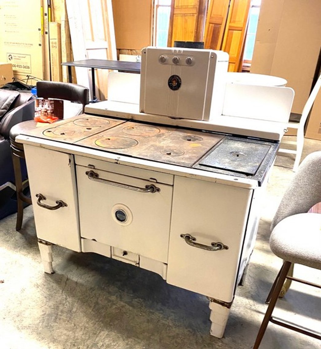 Image for Farmington, PA - Over 500 Lots, Construction & Remodeling Supplies, Appliances, Tools, Barber Chair, Pokémon & Sports Cards, Chevy Tracker Project, and More!