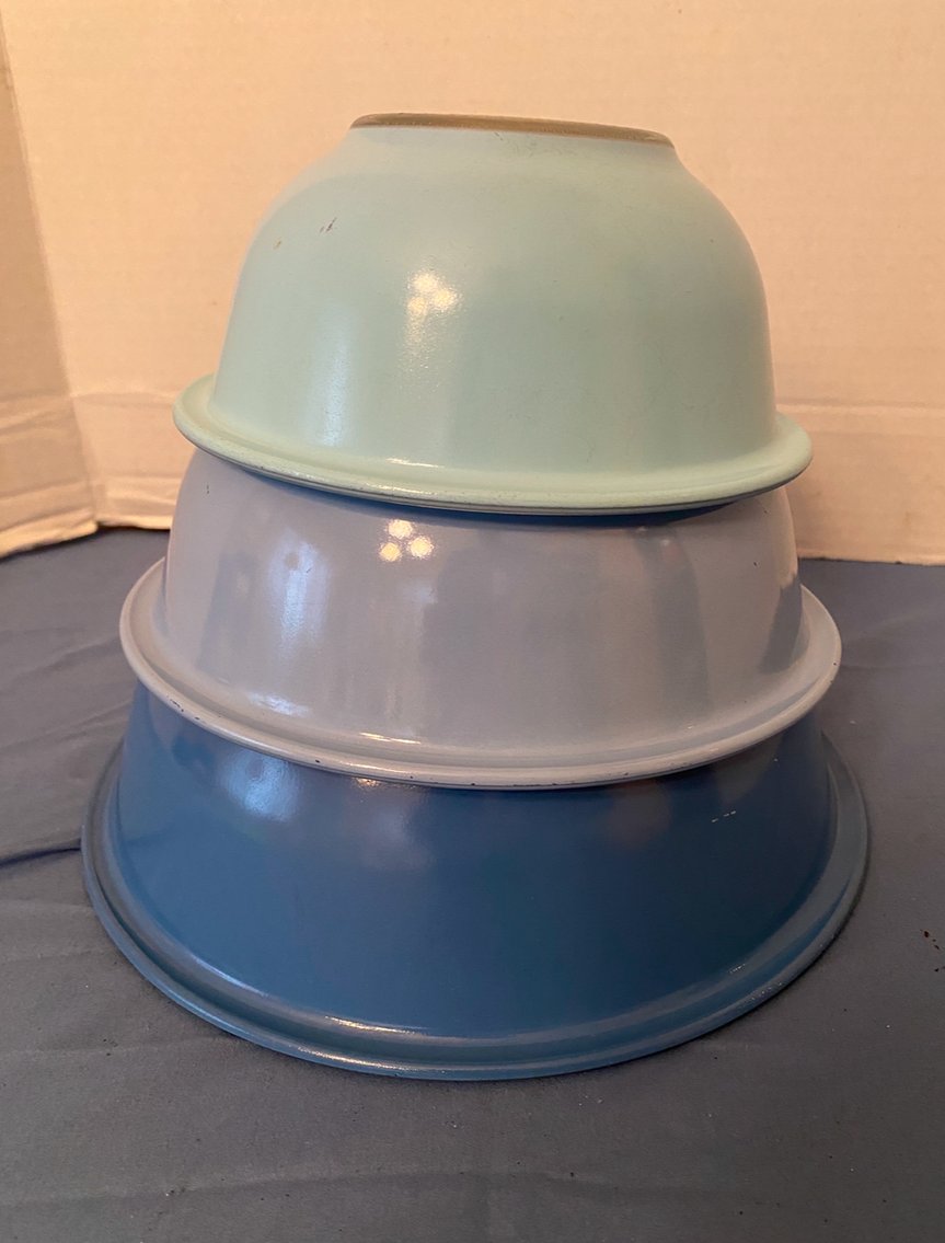 Image for Uniontown, PA – Moving Auction Everything Must Go! Furniture, Household Items, Decorative Items, China, Stoneware, Glassware, Patio Furniture, and More!