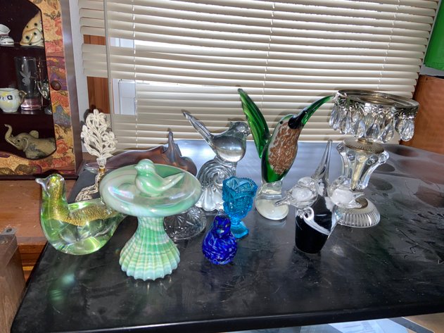 Image for Hurricane, WV -- Ford Explorer, Lamps, Tools, Furniture, Antiques, and MORE!