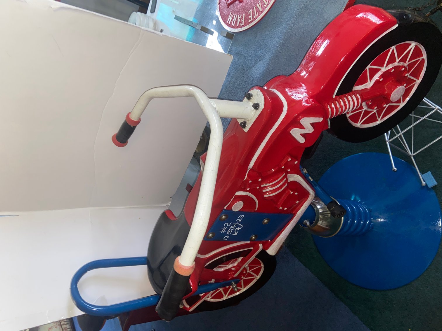 Image for Hurricane, WV -- Ford Explorer, Lamps, Tools, Furniture, Antiques, and MORE!