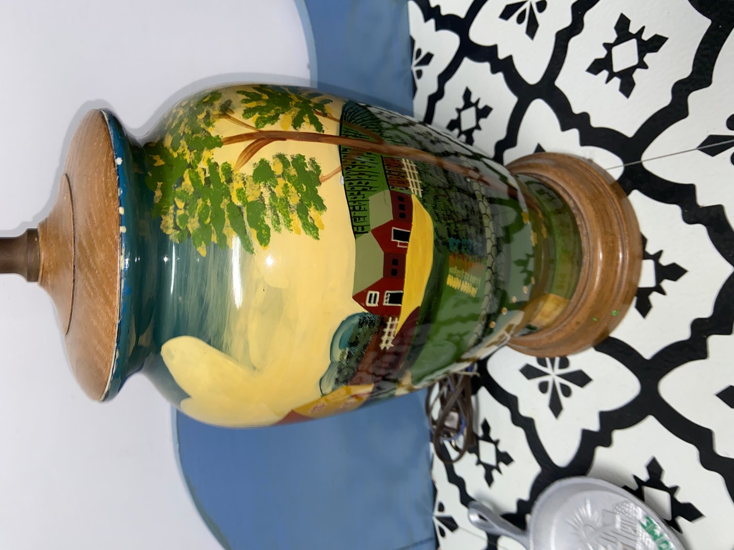 Image for Hurricane, WV -- Ford Explorer, Lamps, Tools, Furniture, Antiques, and MORE!