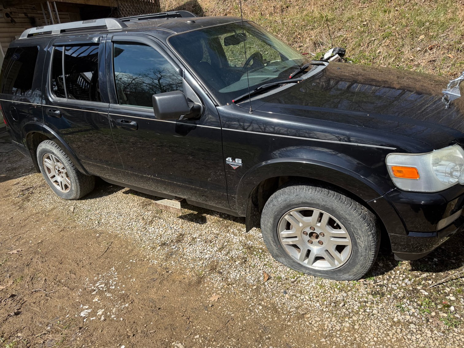 Image for Hurricane, WV -- Ford Explorer, Lamps, Tools, Furniture, Antiques, and MORE!