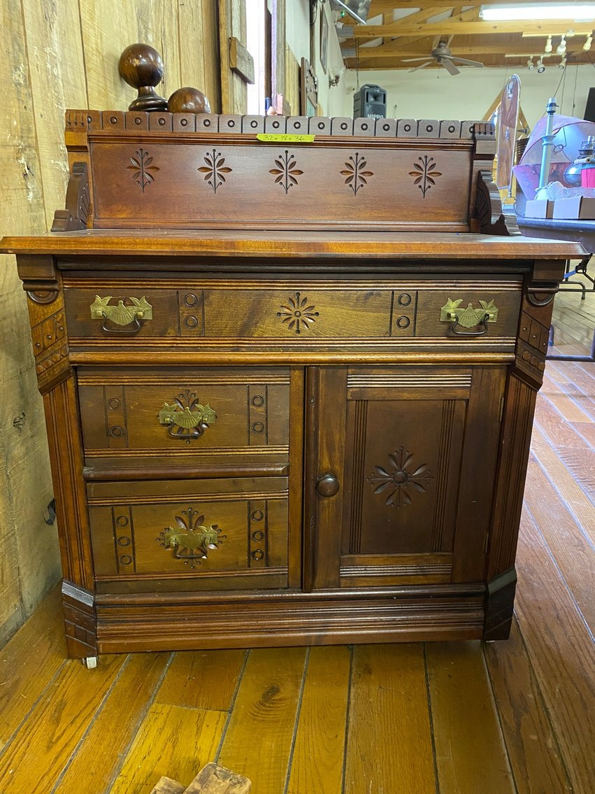 Image for Jane Lew, WV - Mahindra Tractor, H-D Motorcycle, Antiques, Furniture, Lawn Equipment